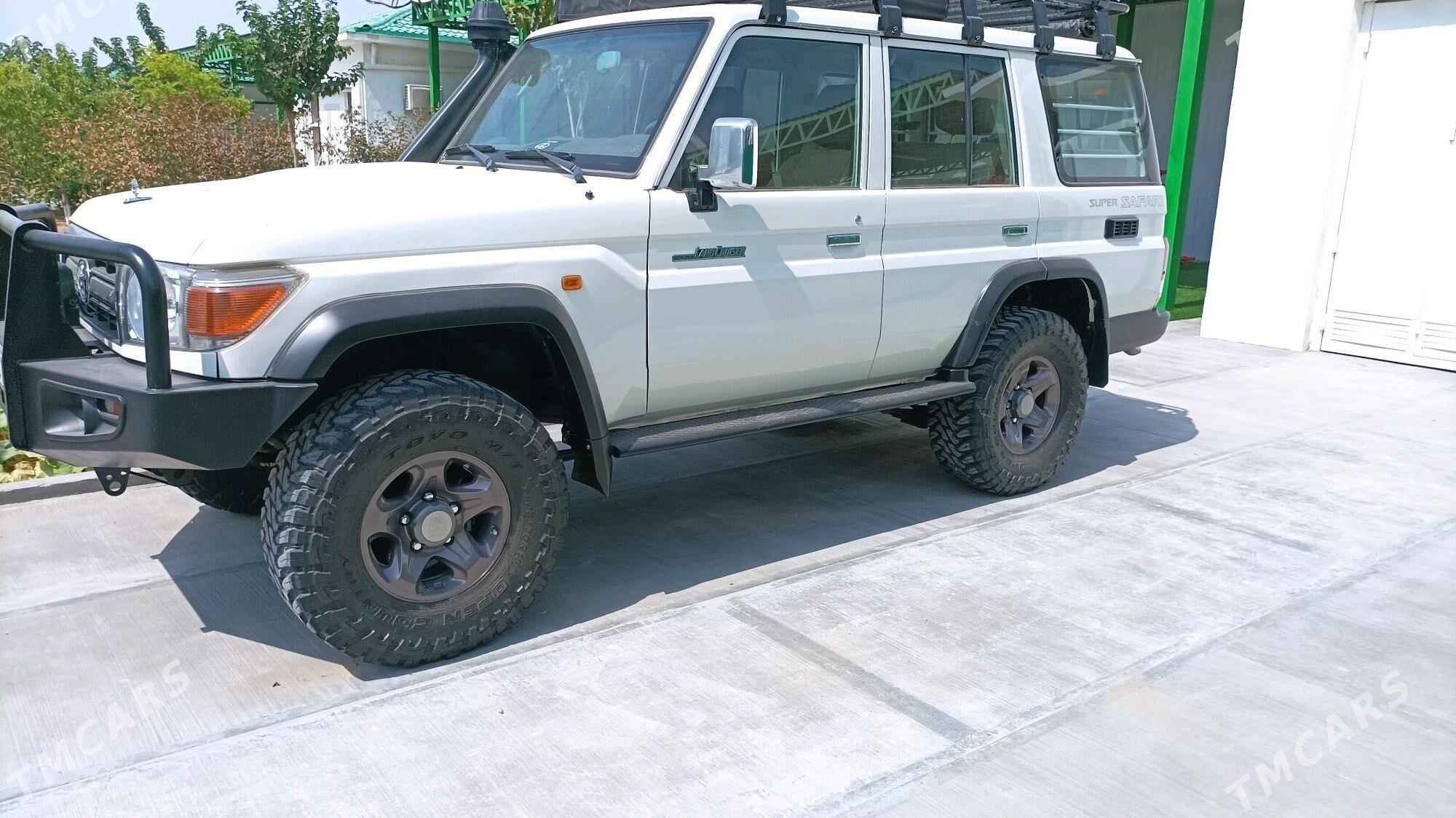 Toyota Land Cruiser 2011 - 700 000 TMT - Анев - img 5