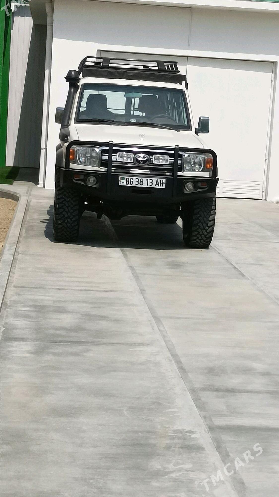 Toyota Land Cruiser 2011 - 700 000 TMT - Анев - img 4