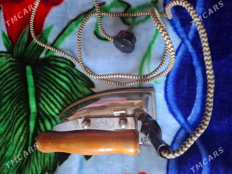 утюг СССР тяжелый - 4 мкр - img 4