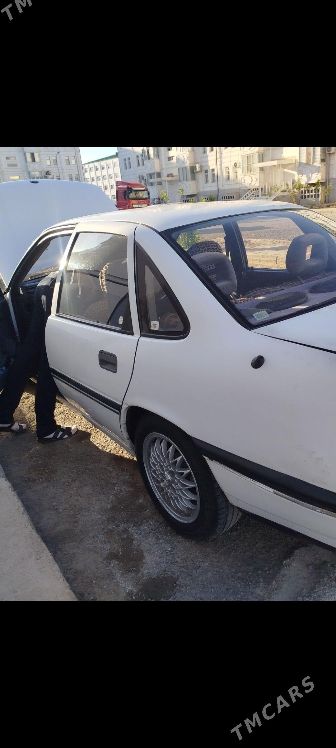 Opel Vectra 1991 - 40 000 TMT - Gubadag - img 2