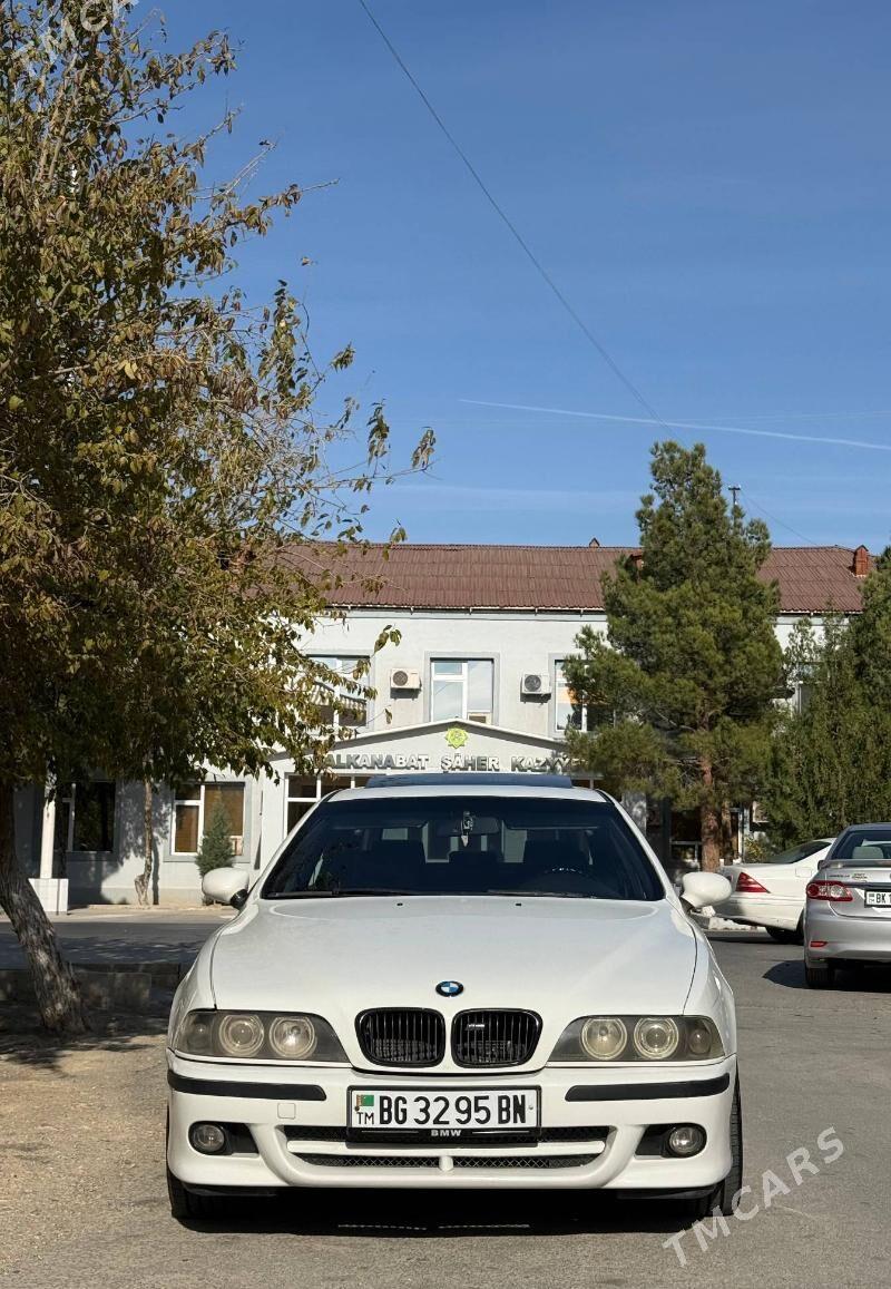 BMW E39 2001 - 121 000 TMT - Балканабат - img 1