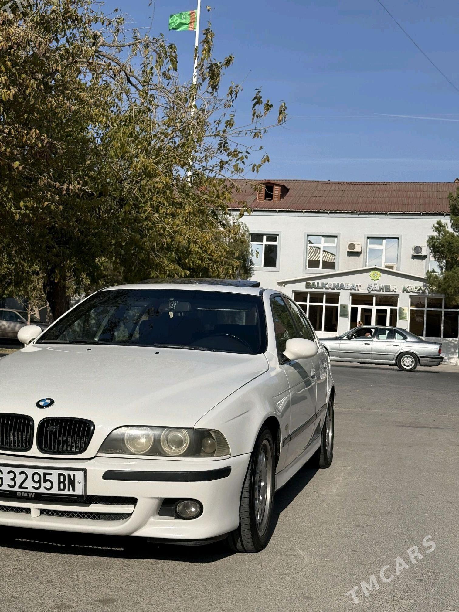 BMW E39 2001 - 121 000 TMT - Балканабат - img 2