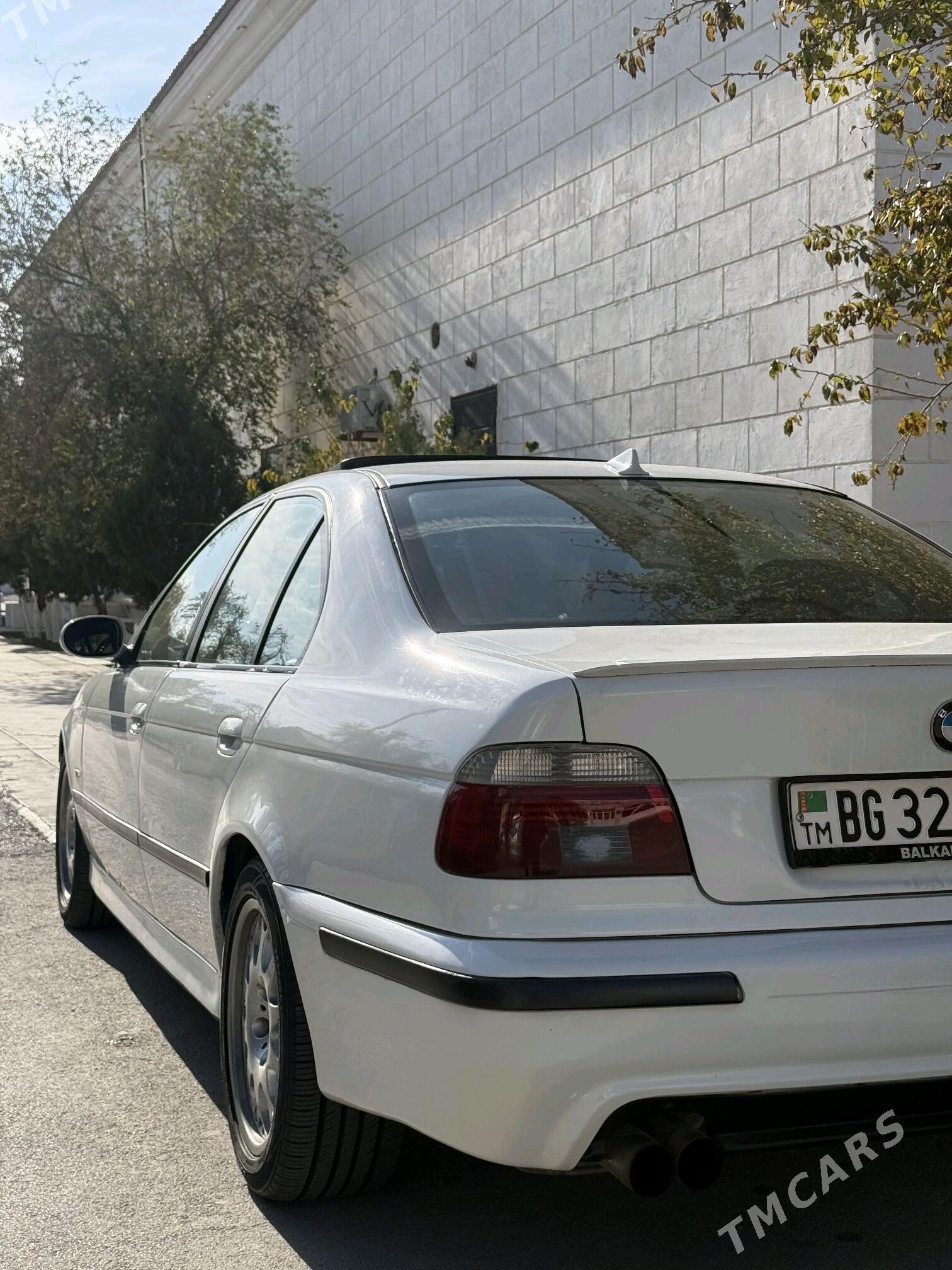 BMW E39 2001 - 121 000 TMT - Балканабат - img 4