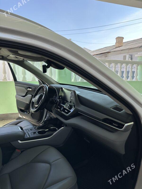 Toyota Highlander 2022 - 620 000 TMT - Балканабат - img 6