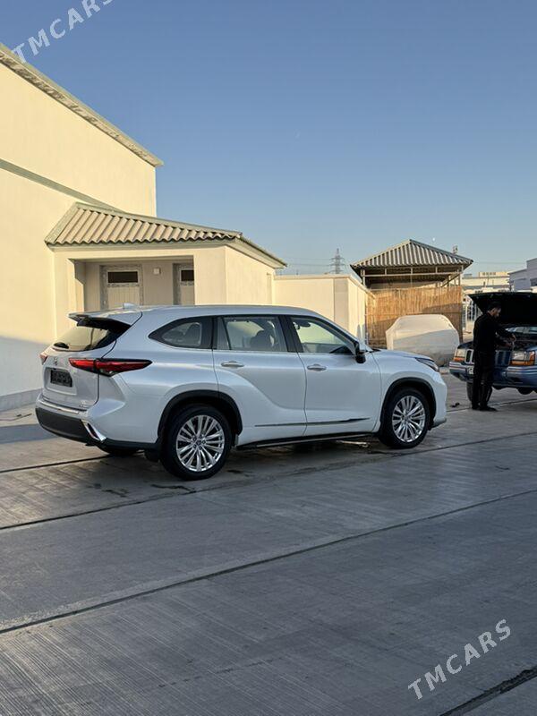 Toyota Highlander 2022 - 620 000 TMT - Балканабат - img 3