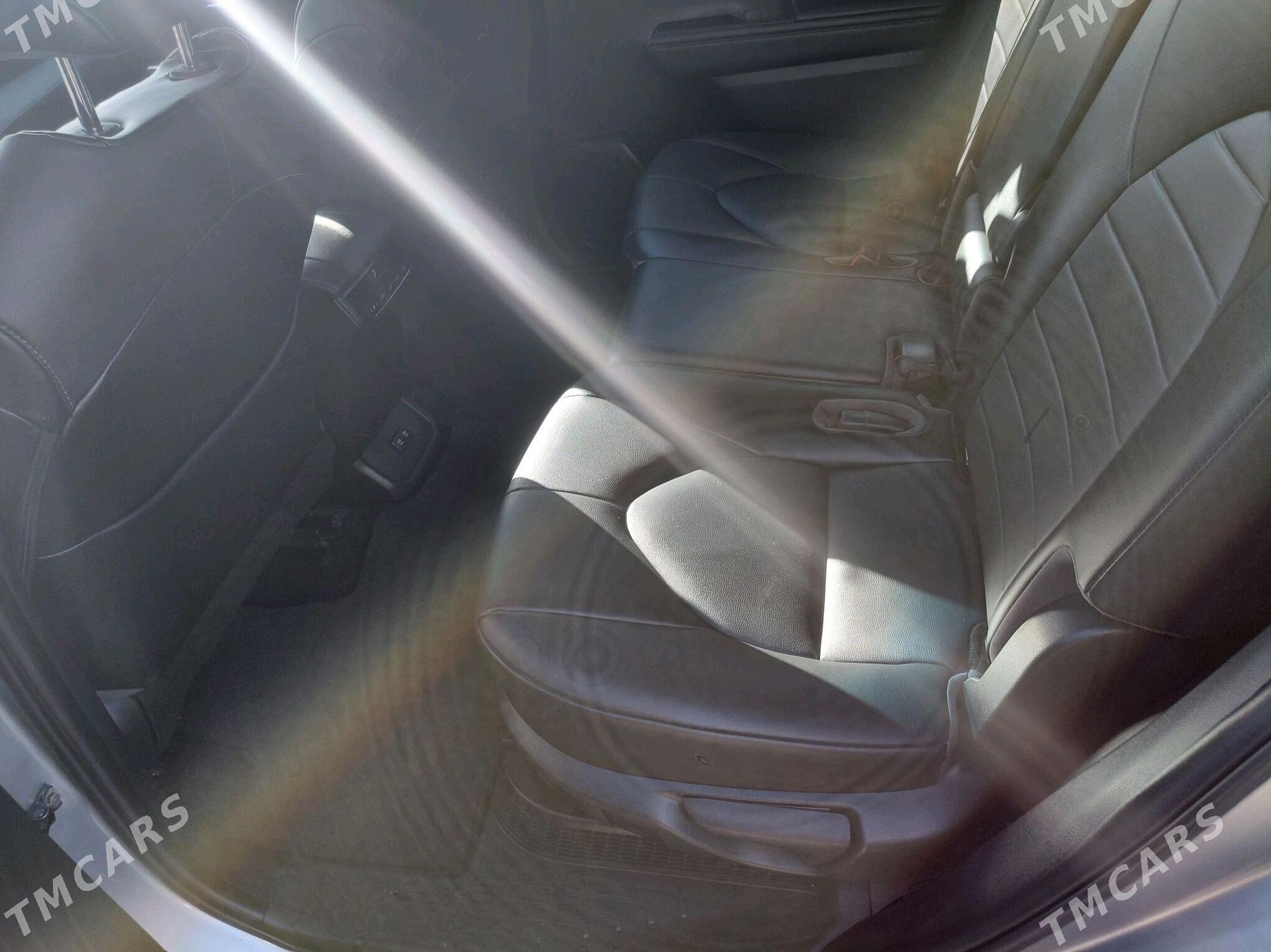 Toyota Highlander Hybrid 2021 - 530 000 TMT - "Алтын Асыр" Гундогар базары ( Толкучка) - img 6