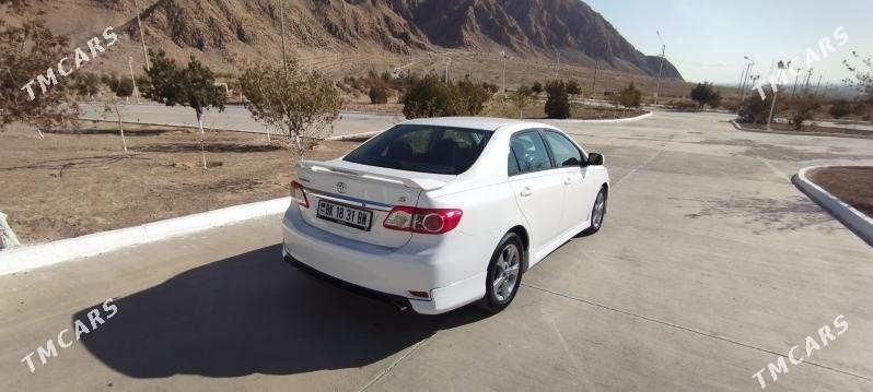 Toyota Corolla 2013 - 200 000 TMT - Балканабат - img 6