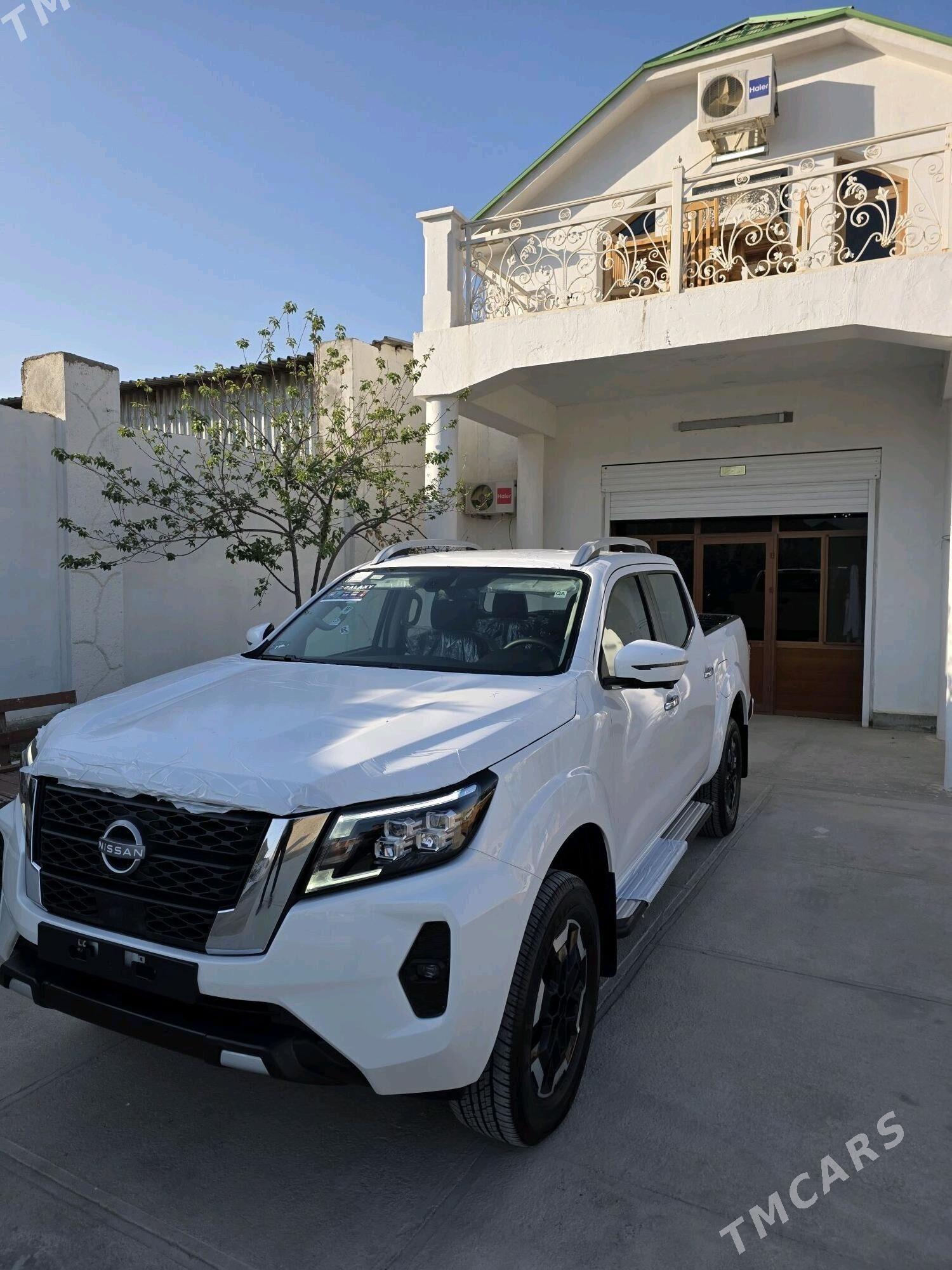 Nissan Navara 2025 - 450 000 TMT - Балканабат - img 3