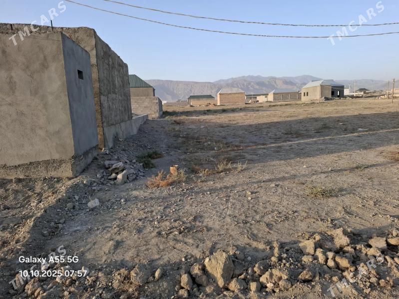 Satlyk mellek yer - Bäherden - img 1