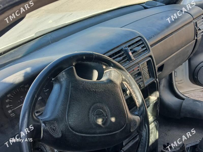 Opel Vectra 1991 - 22 000 TMT - Чарджоу - img 4