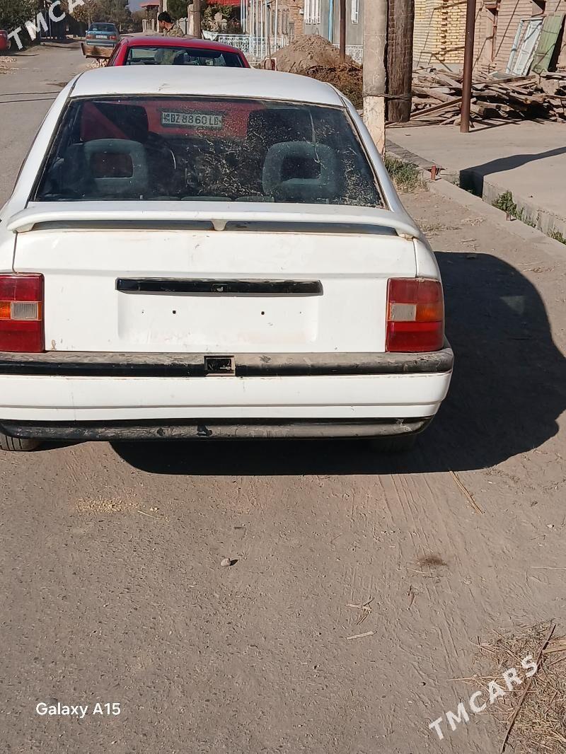 Opel Vectra 1991 - 22 000 TMT - Чарджоу - img 3