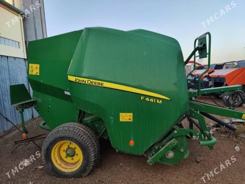 John Deere 2022 - 210 000 TMT - Aşgabat - img 1