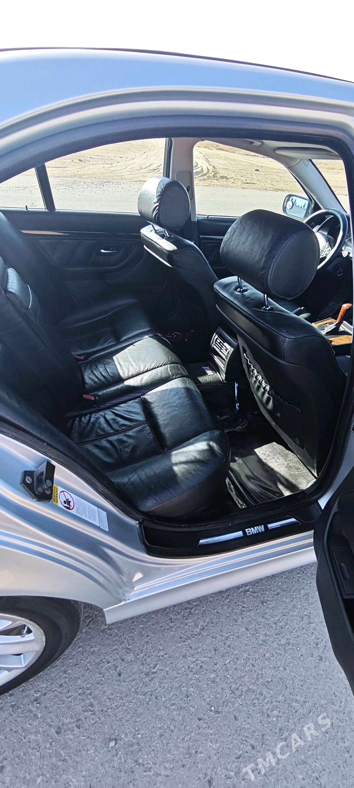 BMW E39 2002 - 105 000 TMT - Ашхабад - img 8