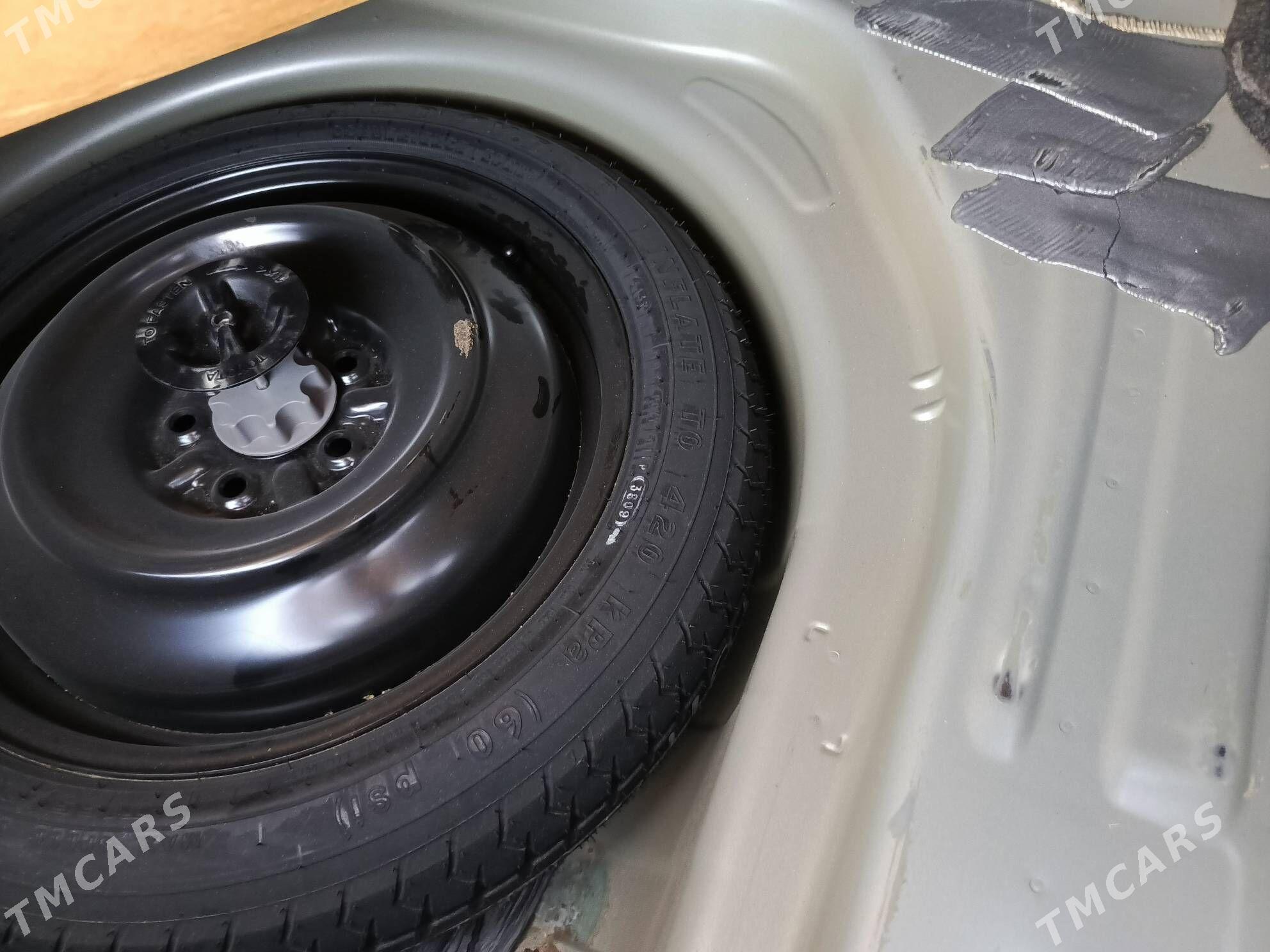 Toyota Camry 2011 - 285 000 TMT - Дашогуз - img 9