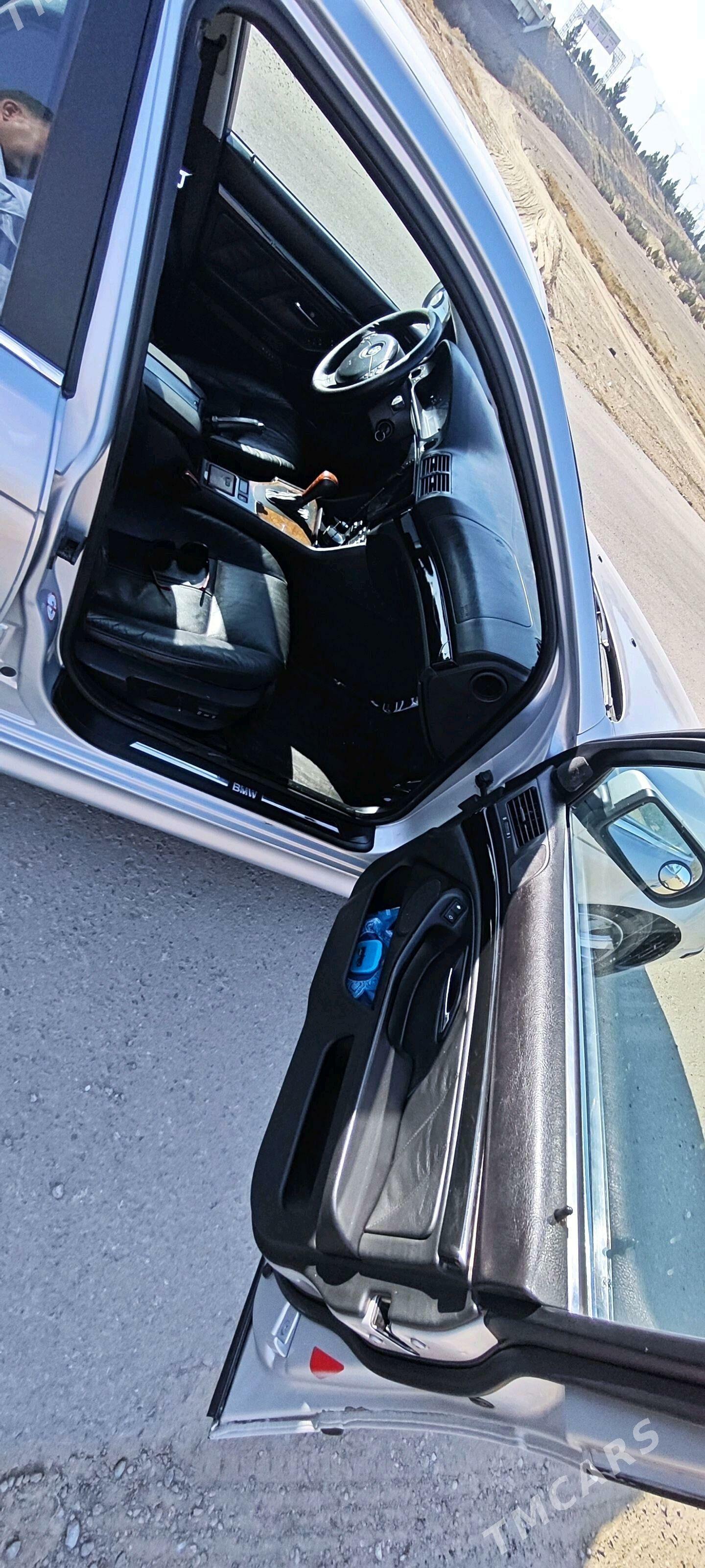 BMW E39 2002 - 105 000 TMT - Ашхабад - img 7