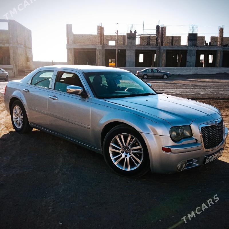 Chrysler 300C 2006 - 100 000 TMT - Гурбансолтан Едже - img 3