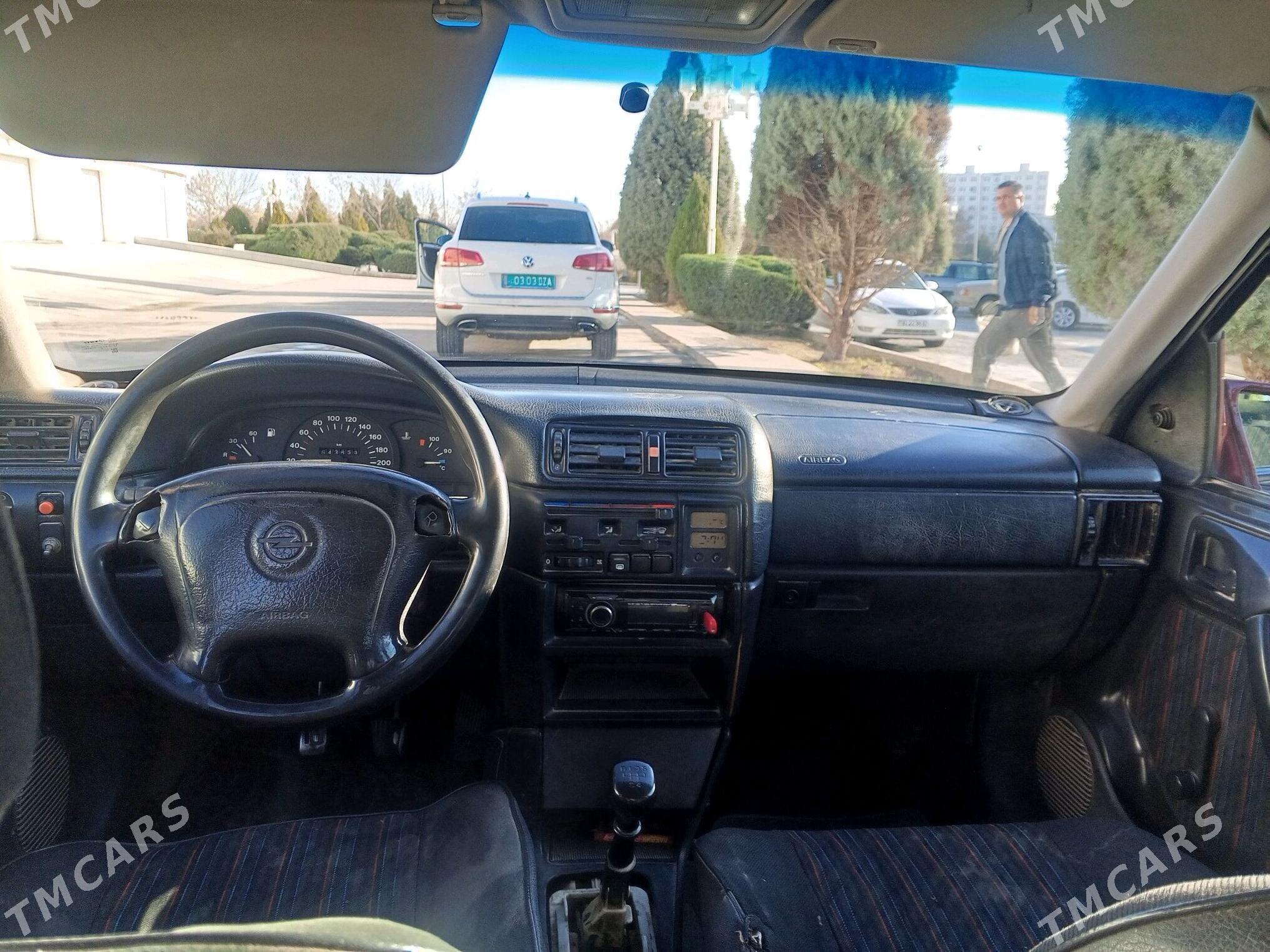 Opel Vectra 1994 - 30 000 TMT - Дашогуз - img 3