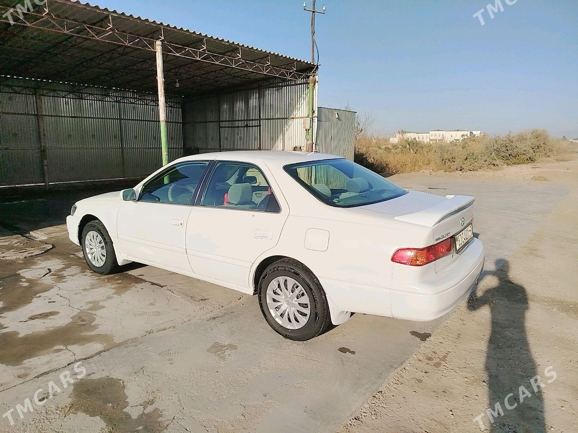 Toyota Camry 2001 - 120 000 TMT - Мары - img 4