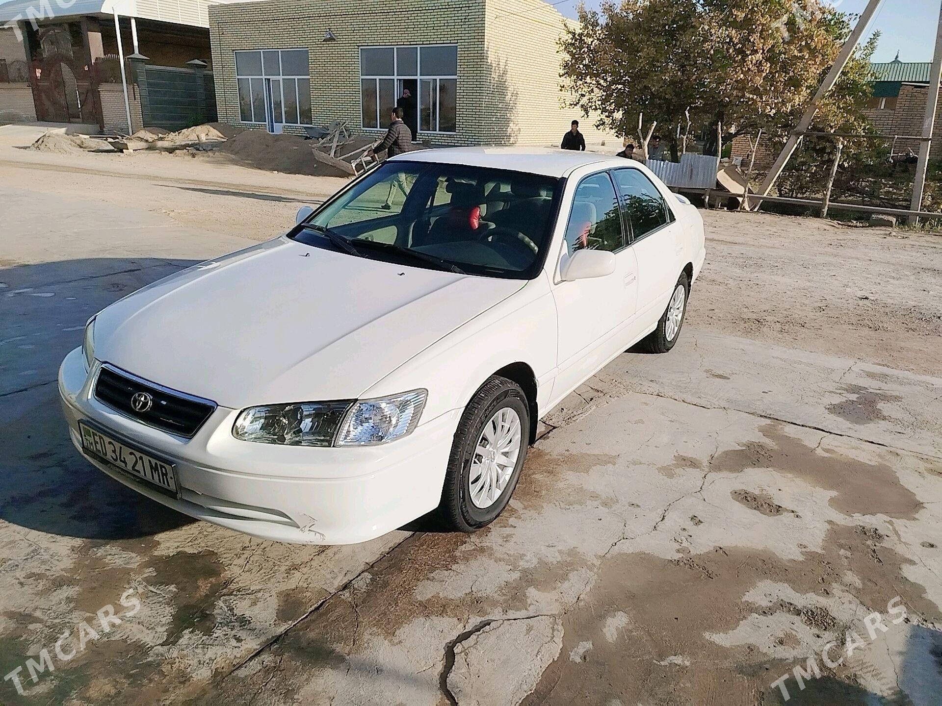 Toyota Camry 2001 - 120 000 TMT - Мары - img 1