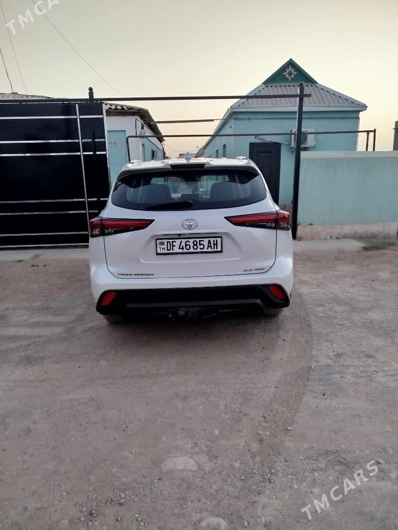 Toyota Highlander 2022 - 645 000 TMT - Теджен - img 6