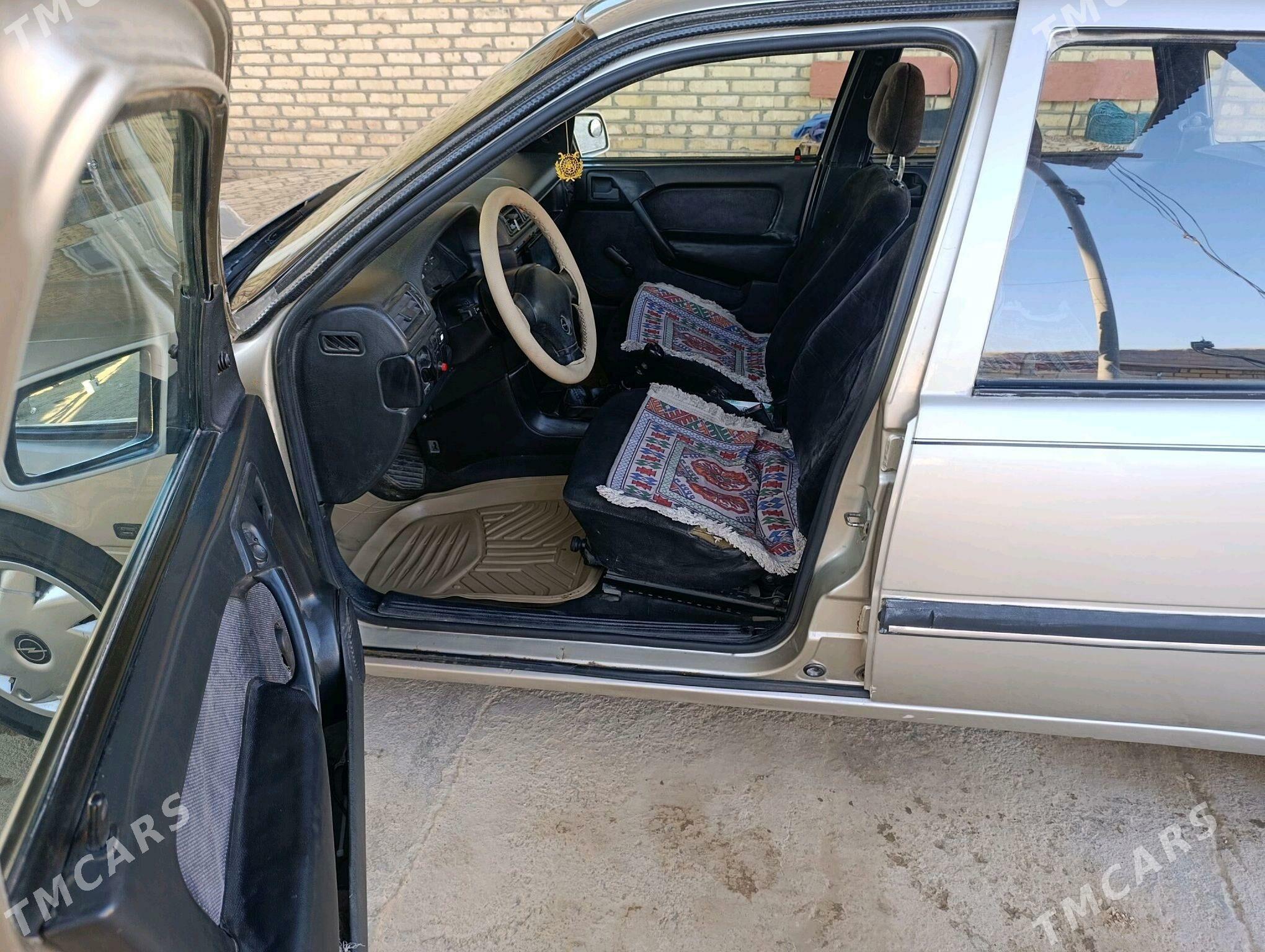 Opel Vectra 1992 - 50 000 TMT - Мары - img 5