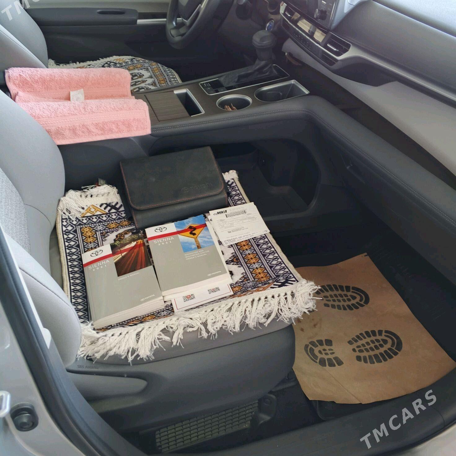 Toyota Sienna 2022 - 450 000 TMT - Halaç - img 8