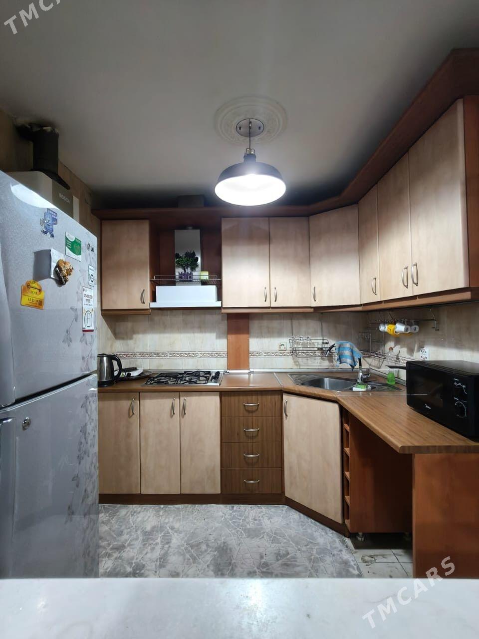 В ЦЕНТРЕ ЫЛХАМ  АЛЛЕЯ - Ашхабад - img 2