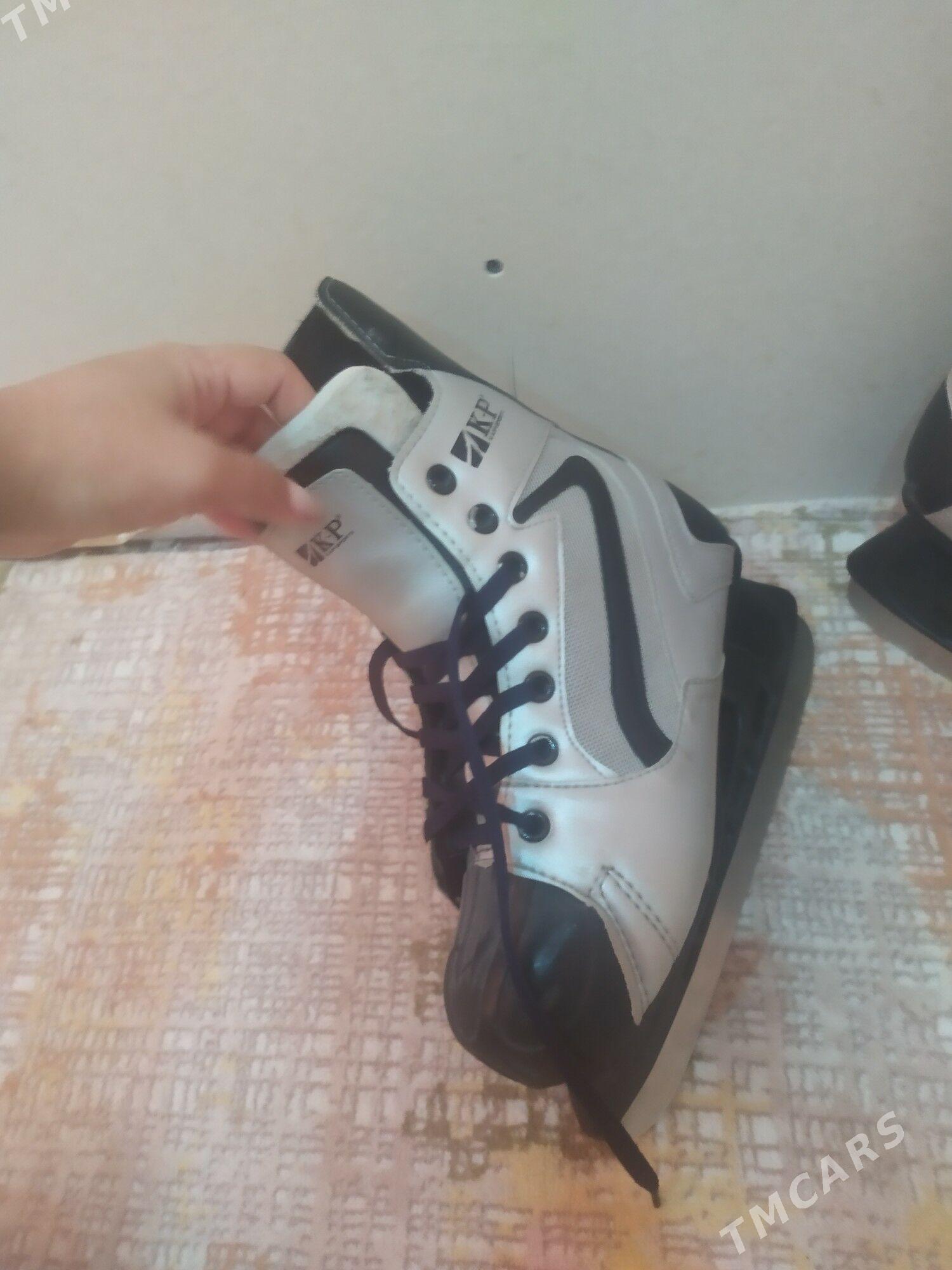 продам коньки - Район ст. Аэропорта, ул. Гагарина - img 2