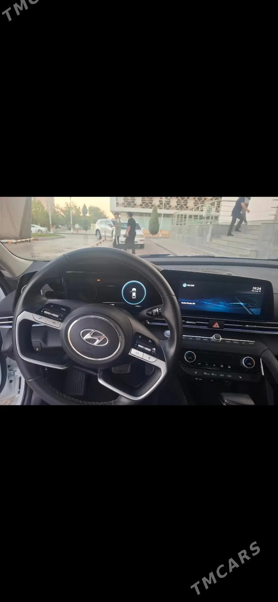 Hyundai Elantra 2022 - 260 000 TMT - Aşgabat - img 4