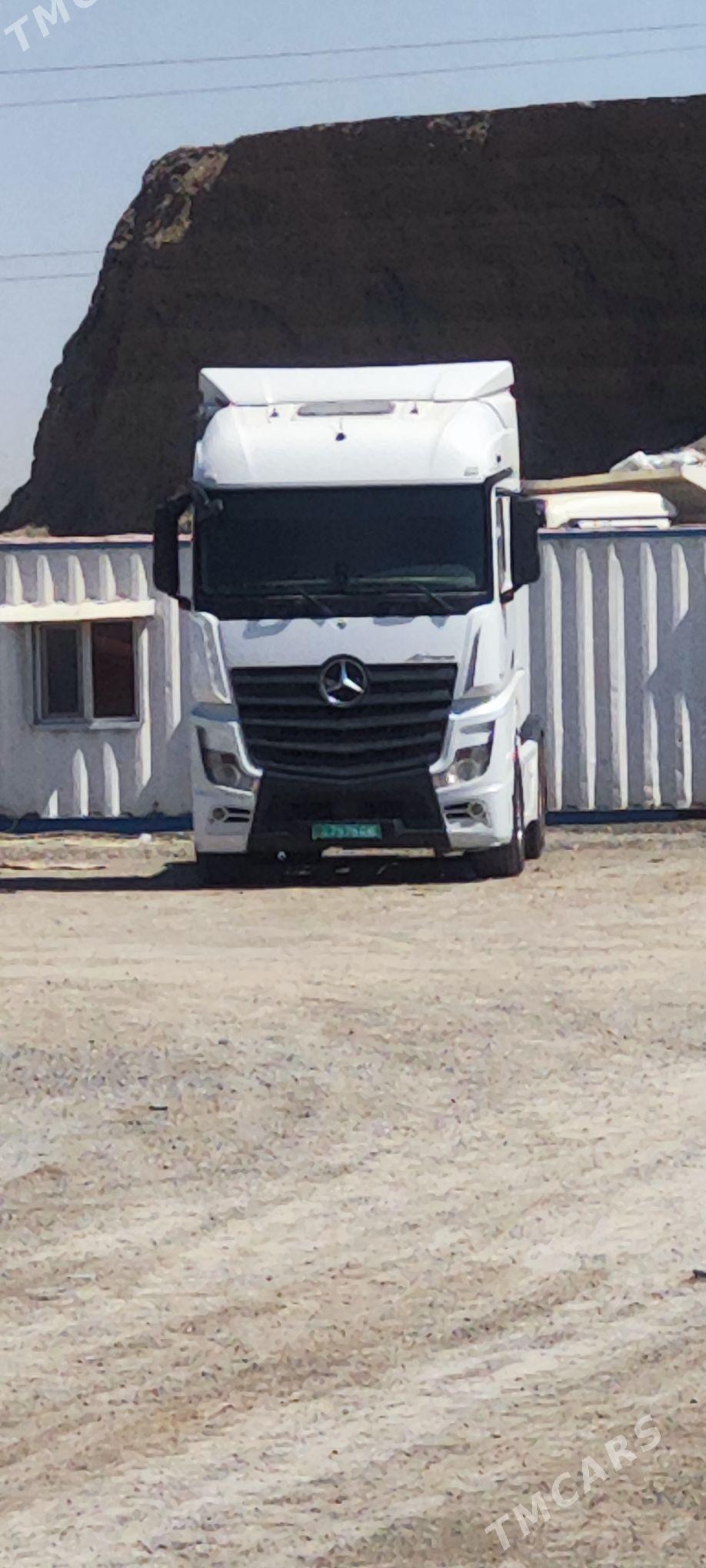 Mercedes-Benz ACTROS 3331 2014 - 800 000 TMT - Arkadag - img 2
