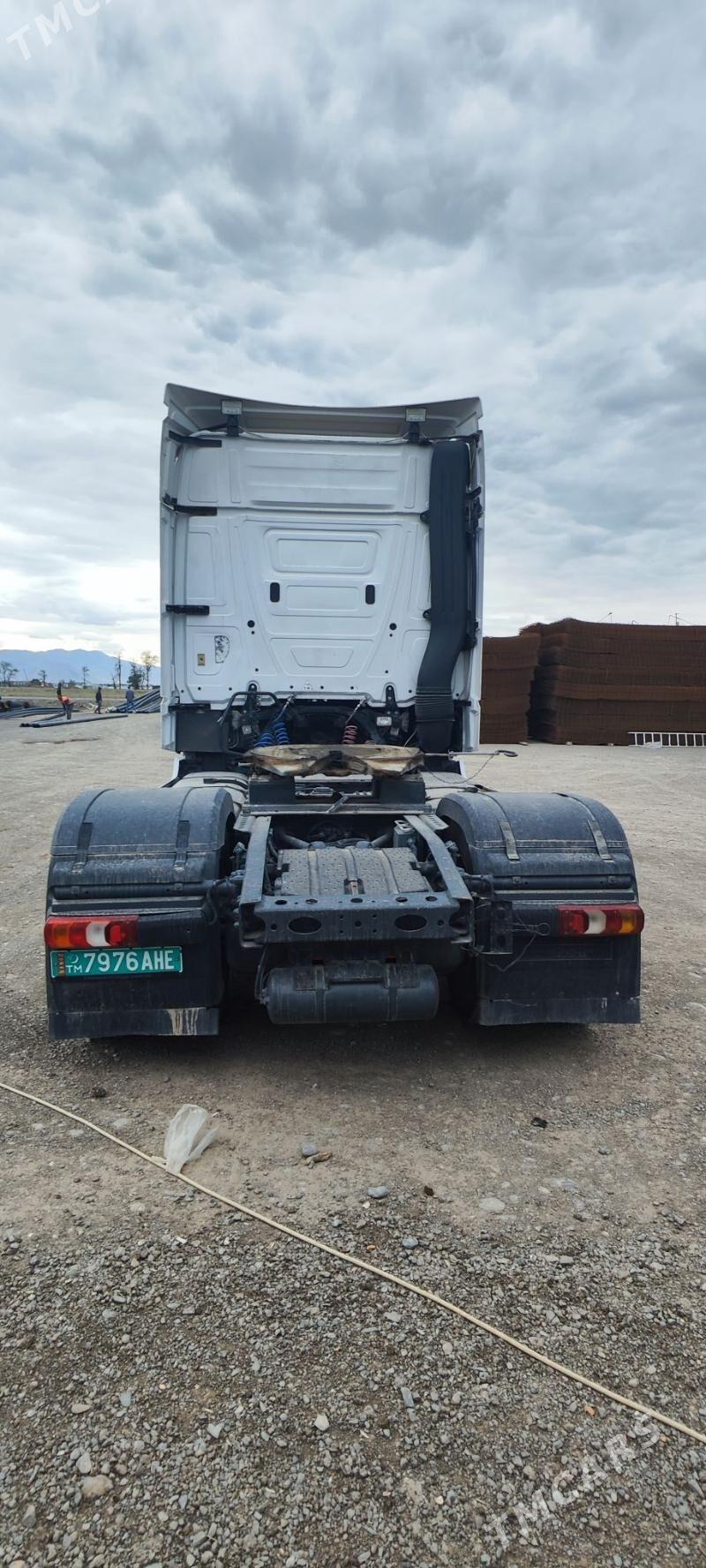 Mercedes-Benz ACTROS 3331 2014 - 800 000 TMT - Arkadag - img 4