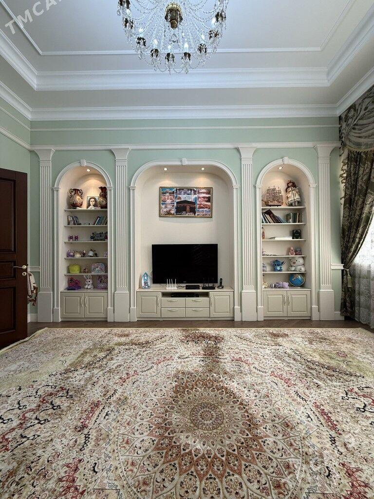 Moskowiski 7et 4kom full - Moskowskiý köç. (10 ýyl abadançylyk şaýoly) - img 1