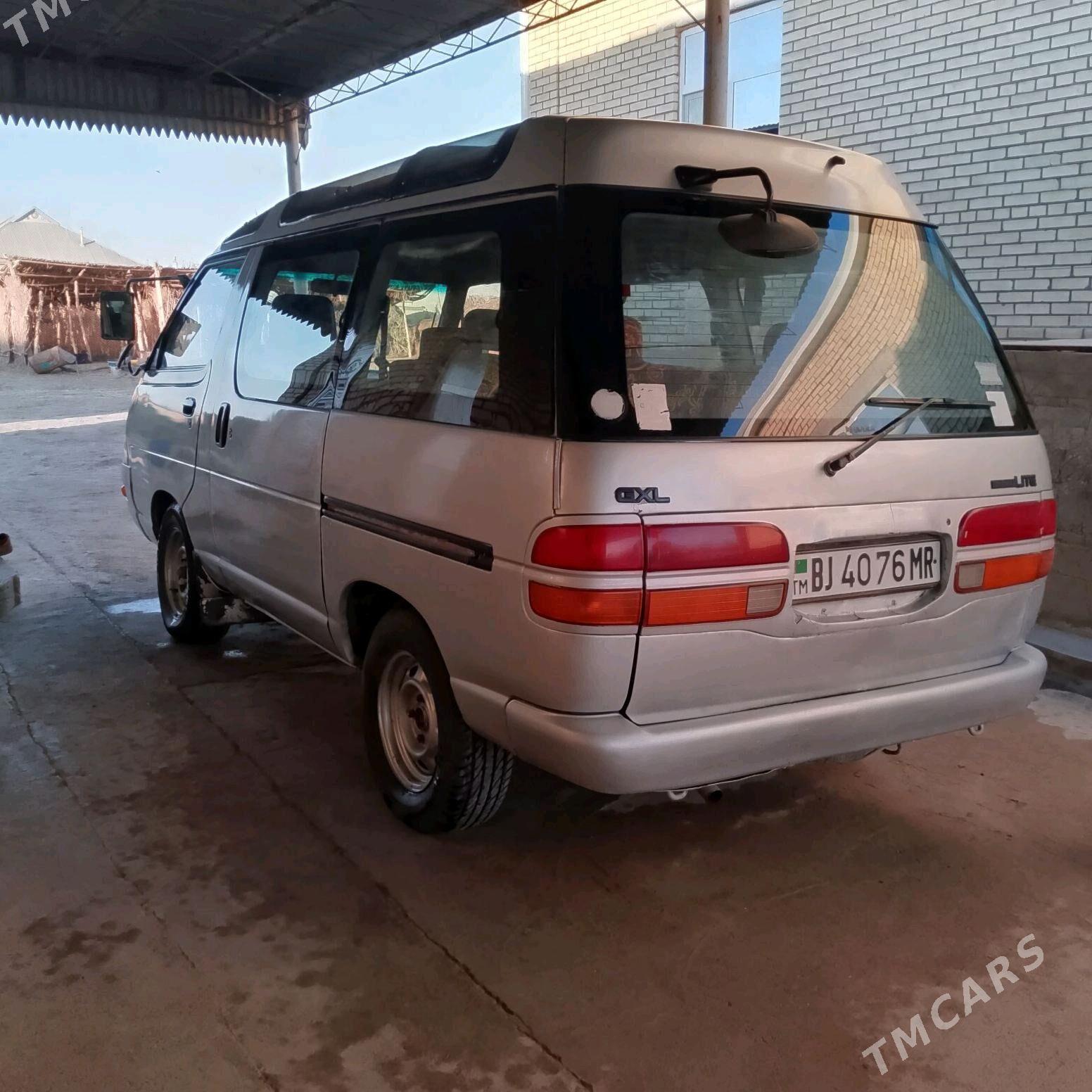 Toyota Lite ace 1995 - 30 000 TMT - Каракумский этрап - img 5