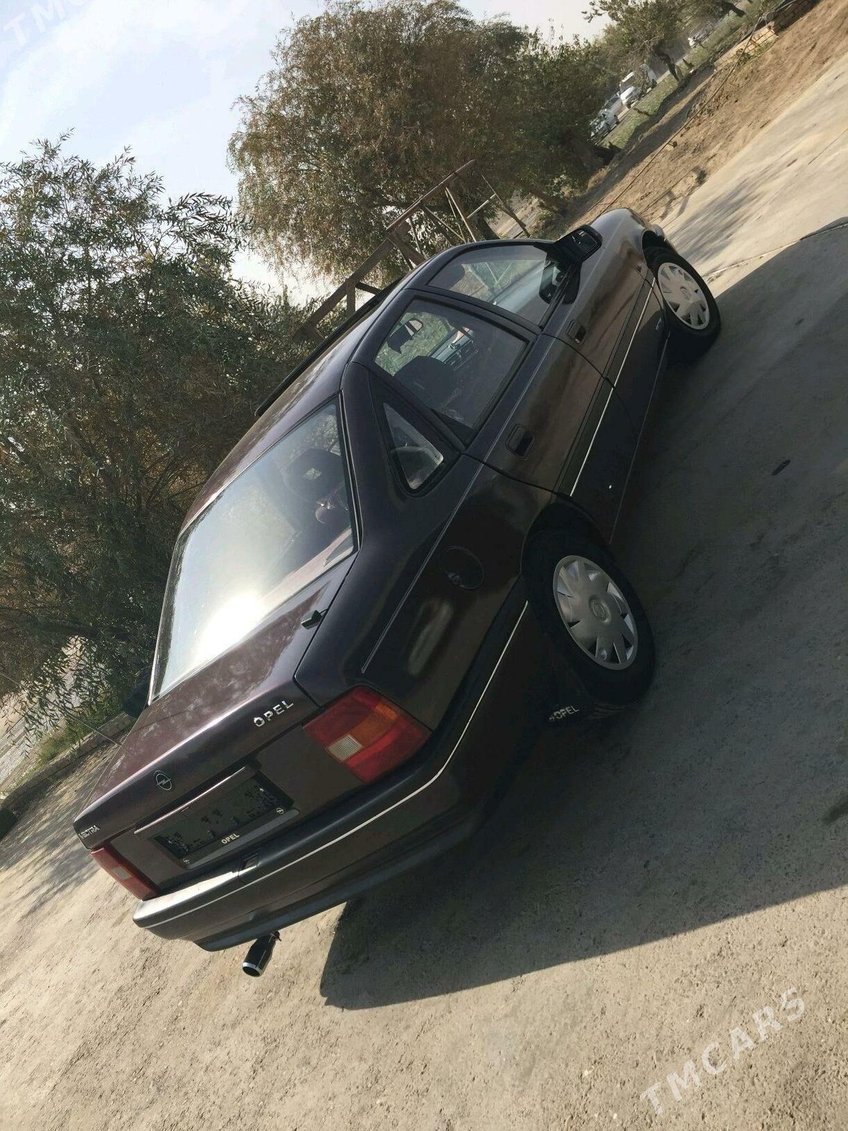 Opel Vectra 1992 - 40 000 TMT - Мары - img 2