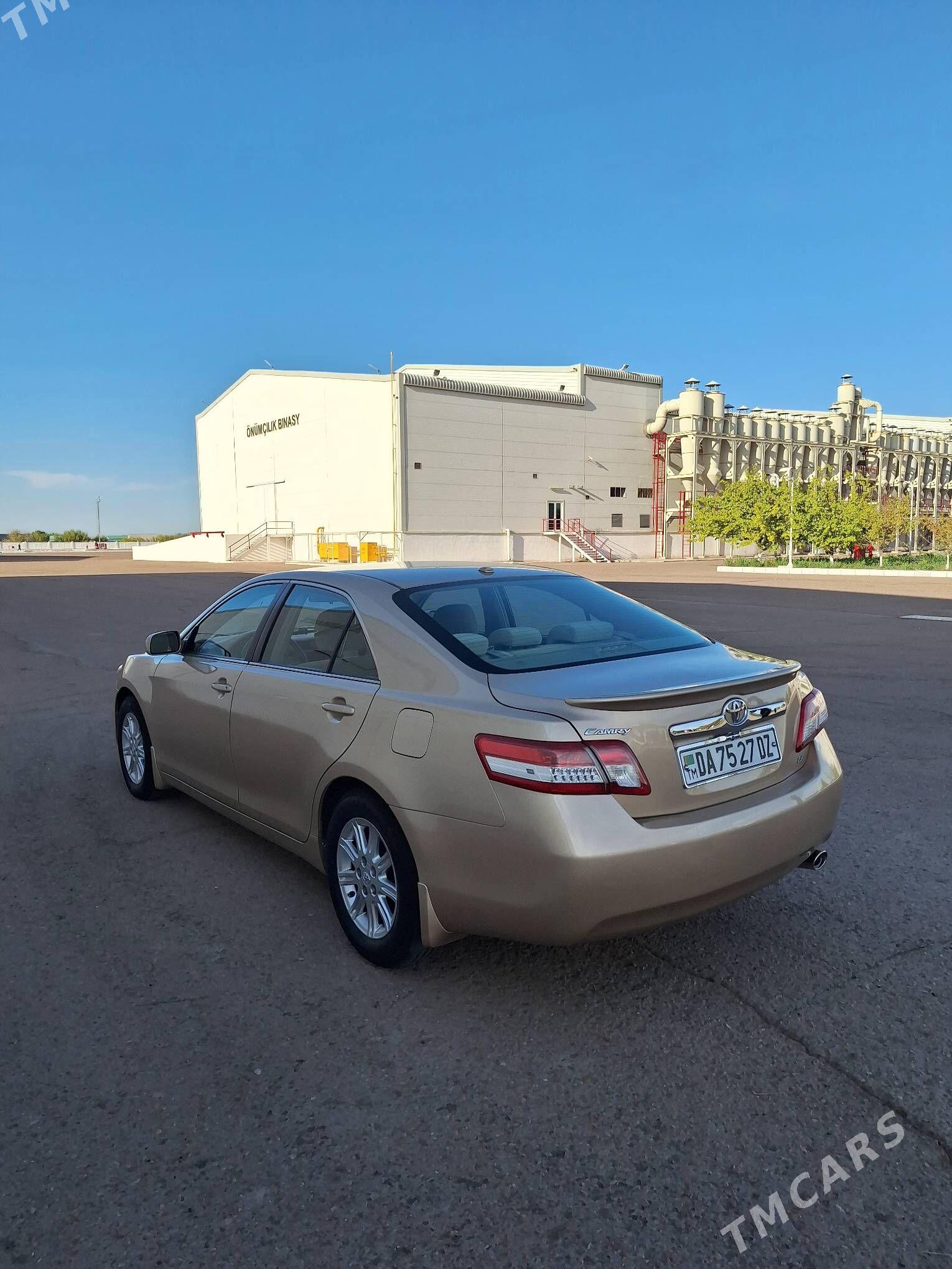 Toyota Camry 2009 - 190 000 TMT - Кёнеургенч - img 3