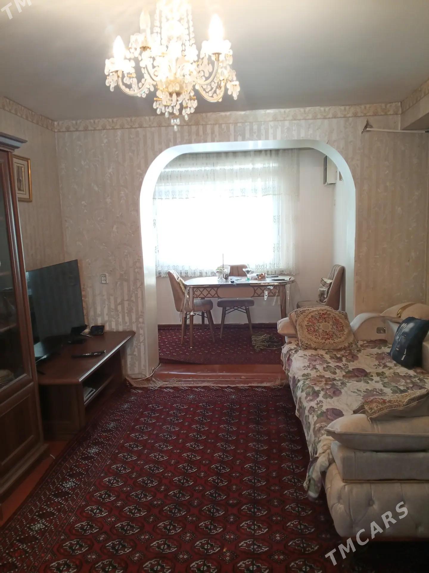 Satlyk 4 komnat 1 etaz 4 mkr - 4 мкр - img 1