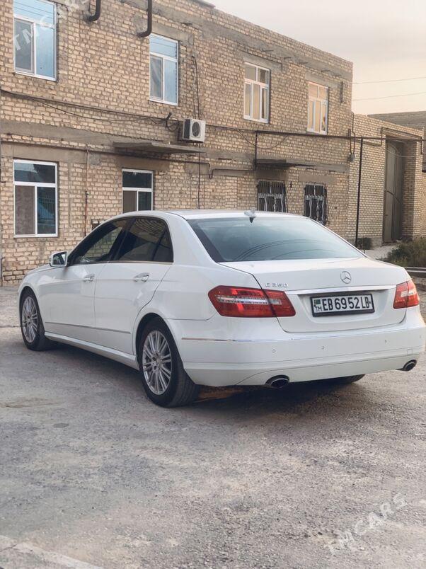 Mercedes-Benz E350 2010 - 260 000 TMT - Çärjew - img 1