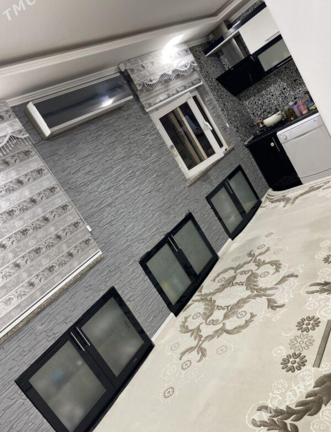 Мир2 3 ком 4/3 этаж - Ашхабад - img 4