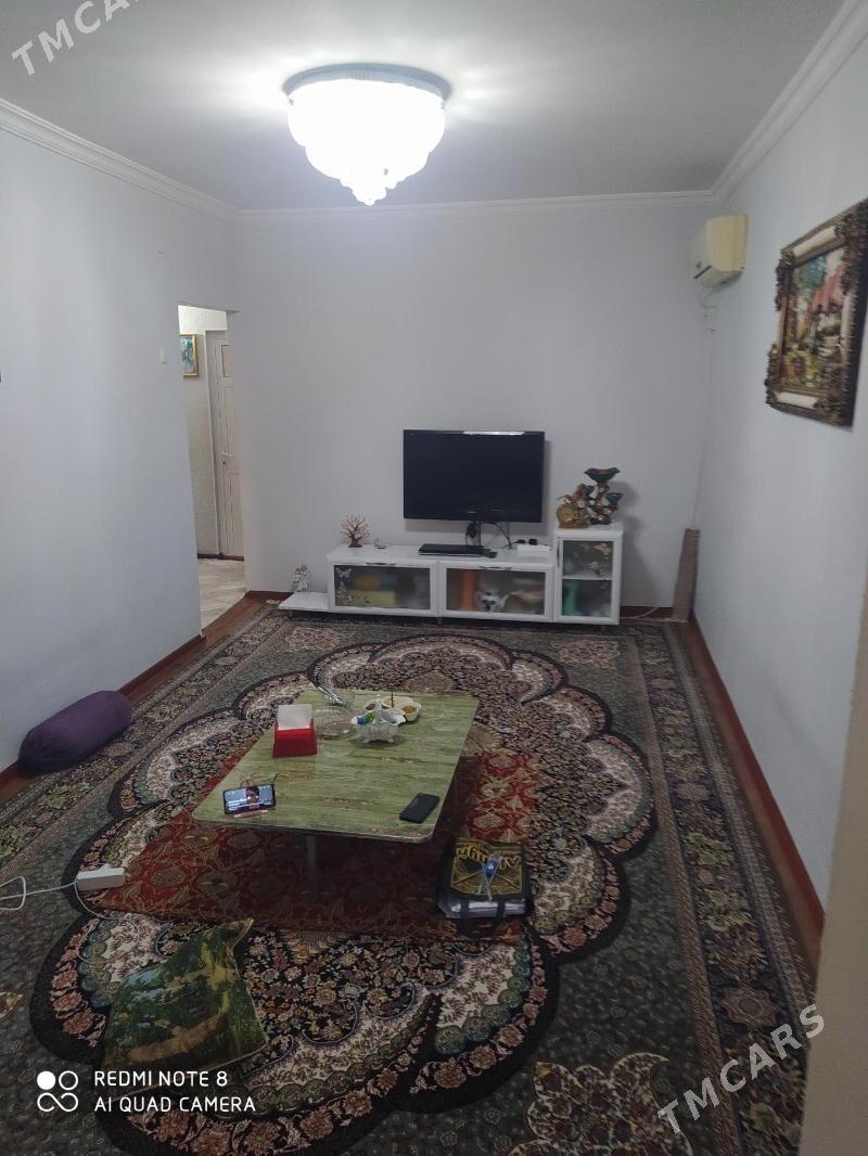 Срочно продам 3х ком 3 этаж . - Türkmenbaşy - img 2