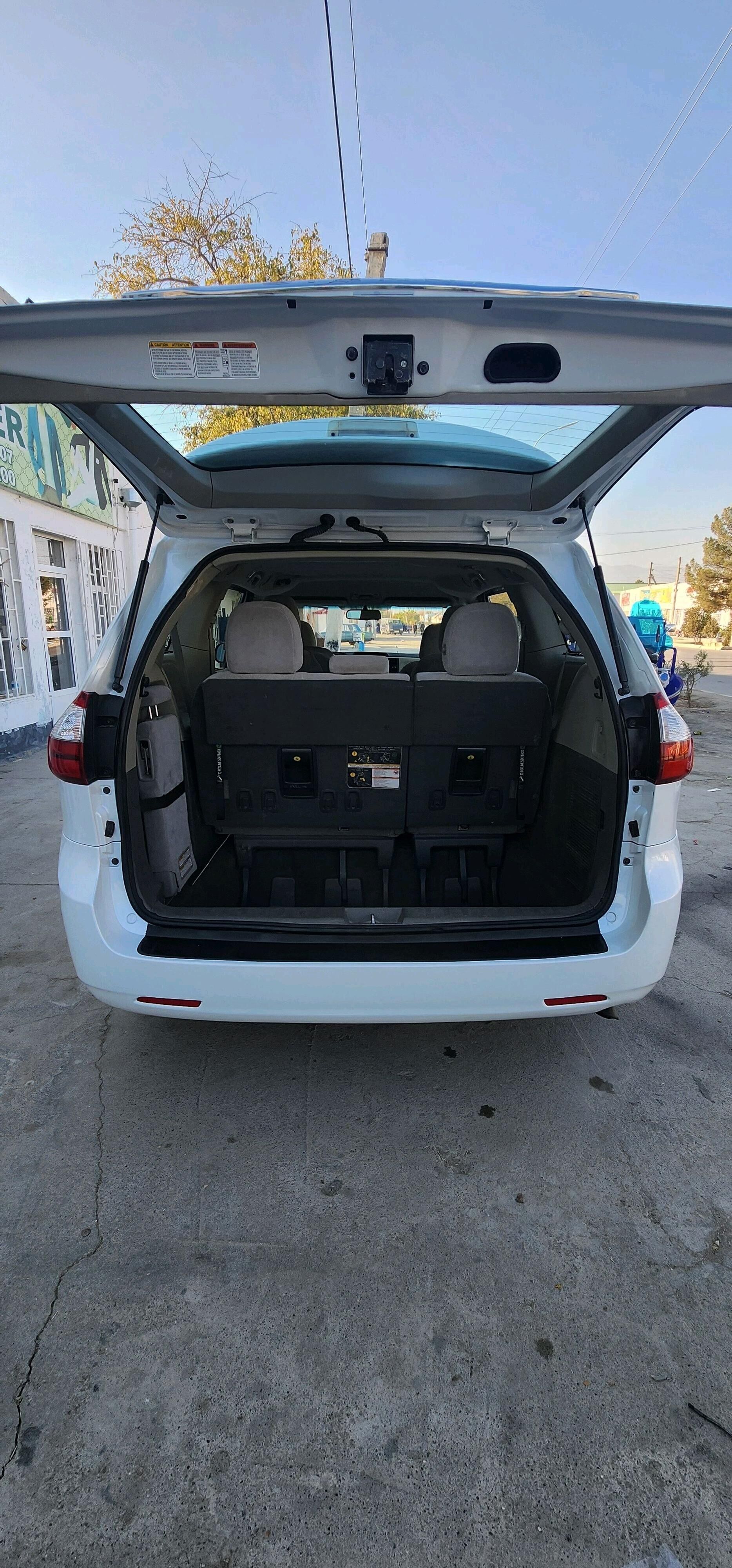 Toyota Sienna 2012 - 290 000 TMT - Bäherden - img 3