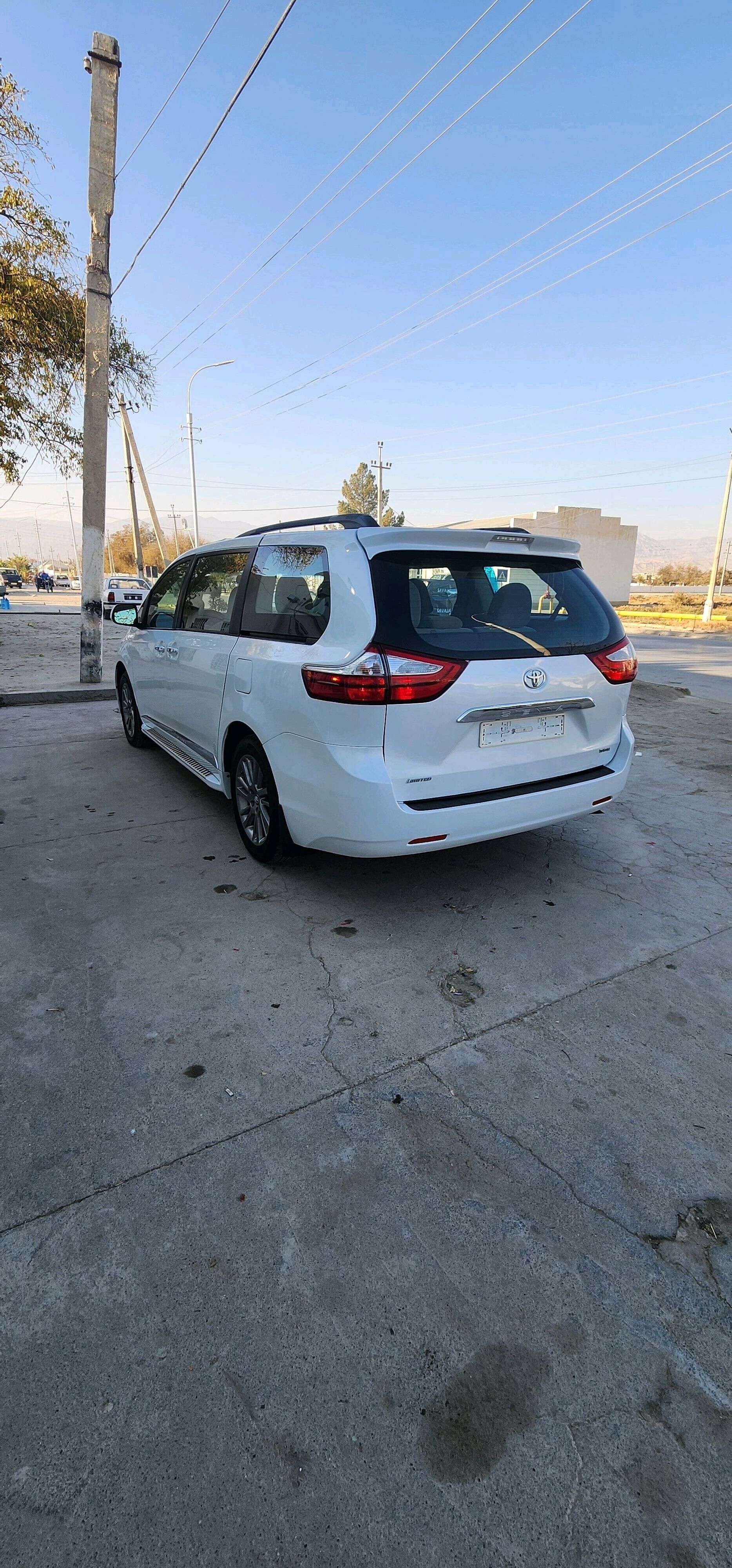 Toyota Sienna 2012 - 290 000 TMT - Bäherden - img 4