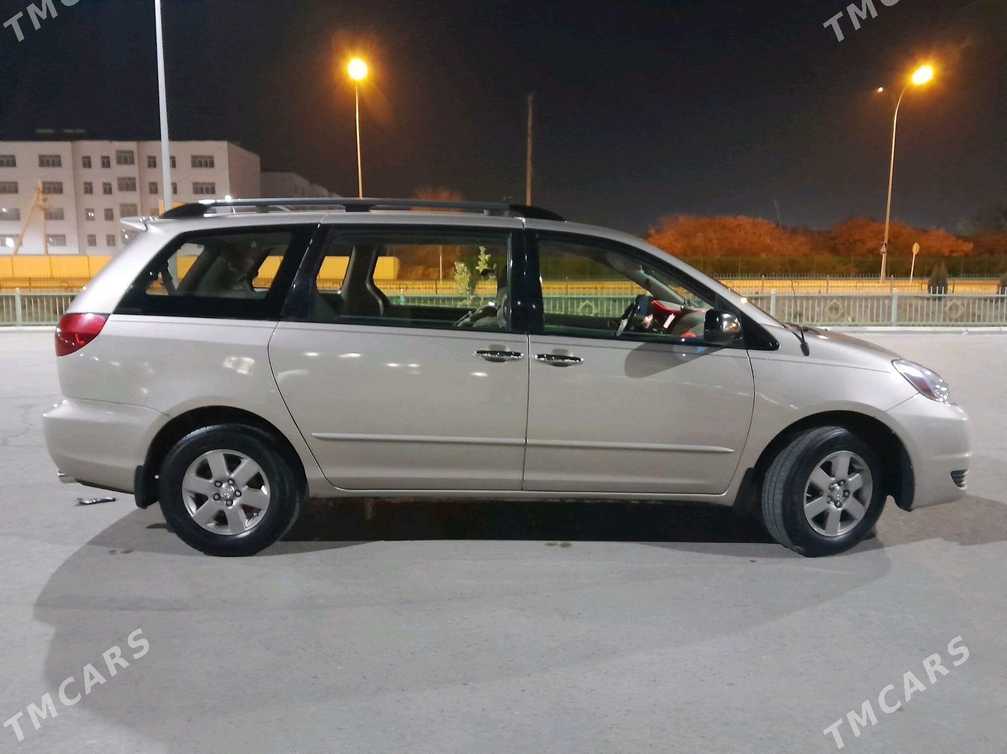 Toyota Sienna 2004 - 250 000 TMT - Daşoguz - img 3