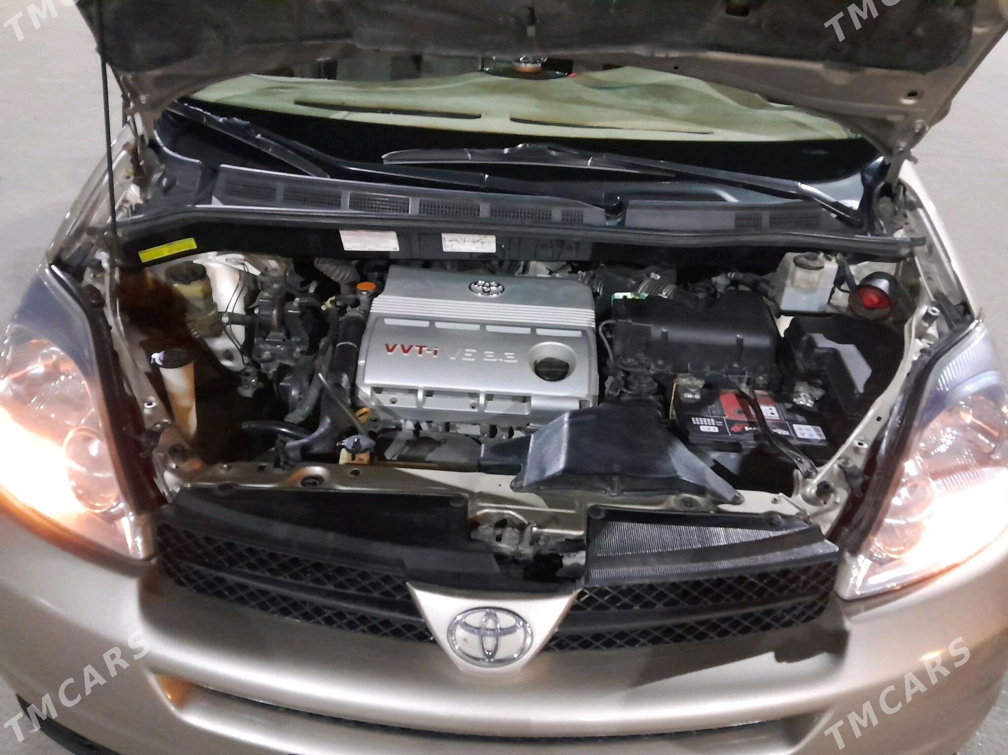 Toyota Sienna 2004 - 250 000 TMT - Daşoguz - img 8