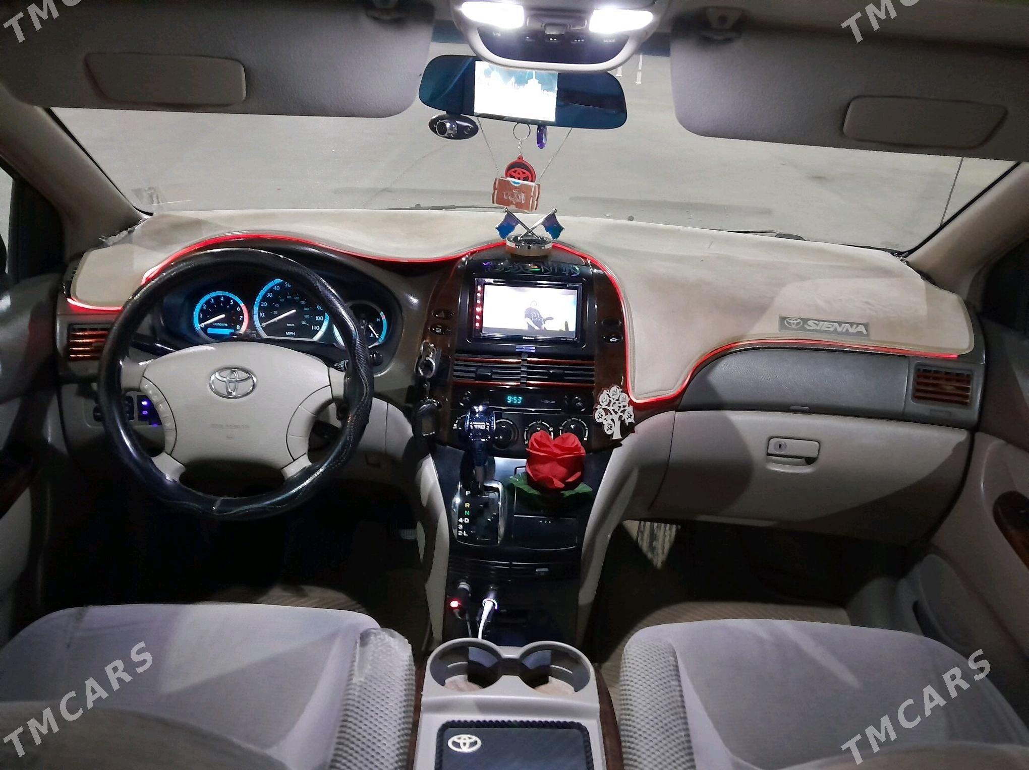 Toyota Sienna 2004 - 250 000 TMT - Daşoguz - img 9