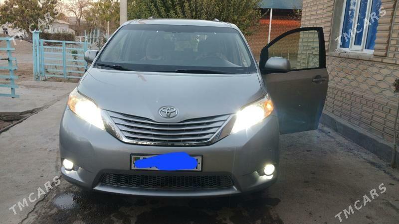 Toyota Sienna 2012 - 300 000 TMT - Tejen - img 9