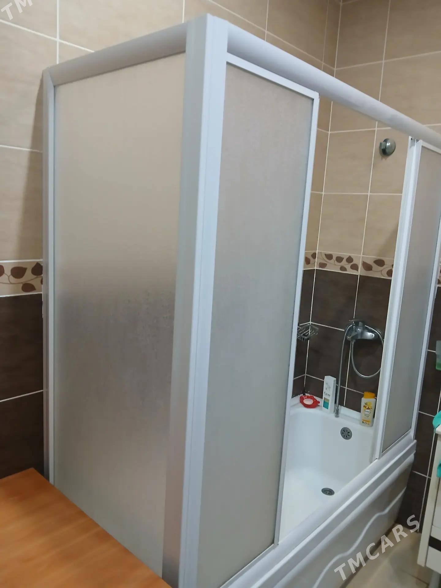 dus kabina - Moskowskiý köç. (10 ýyl abadançylyk şaýoly) - img 4