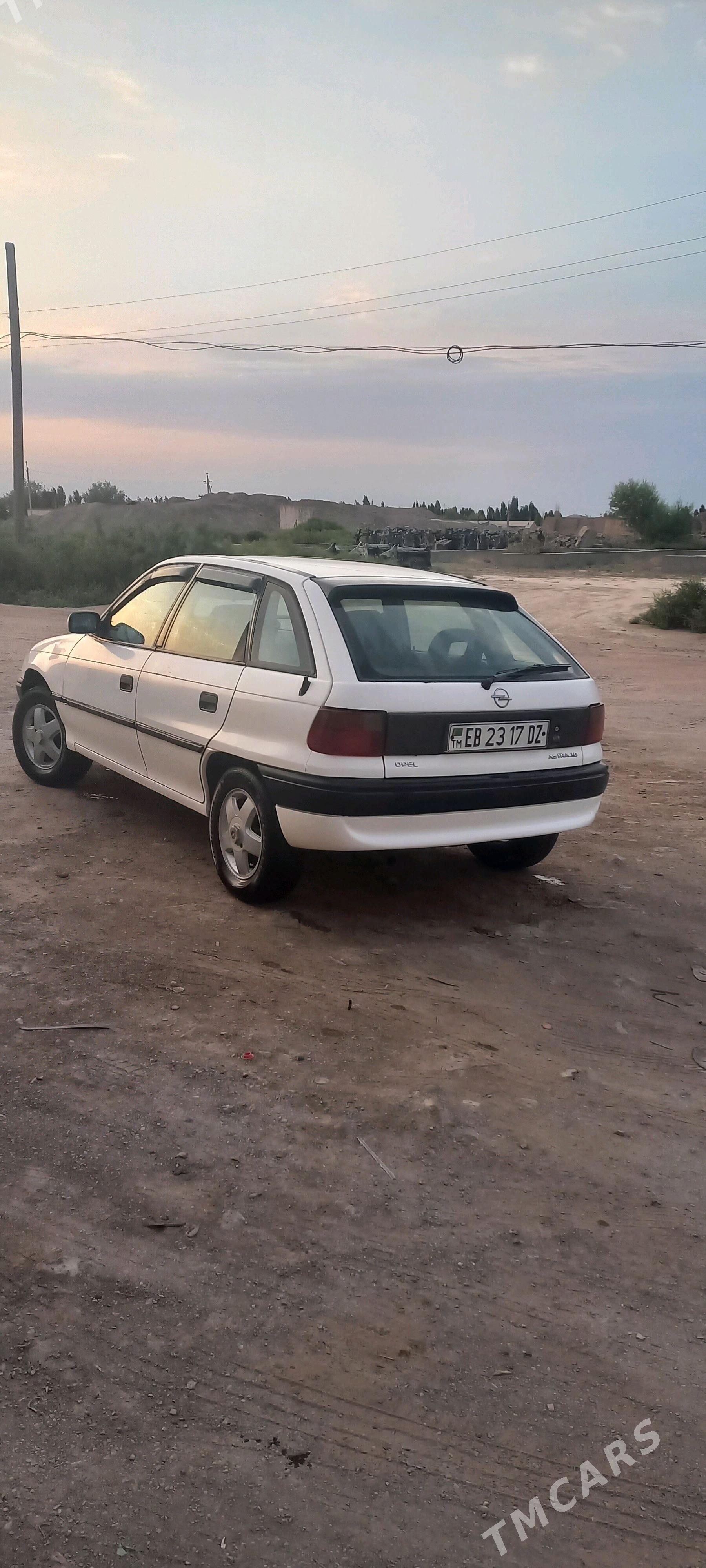 Opel Astra 1995 - 48 000 TMT - Губадаг - img 10