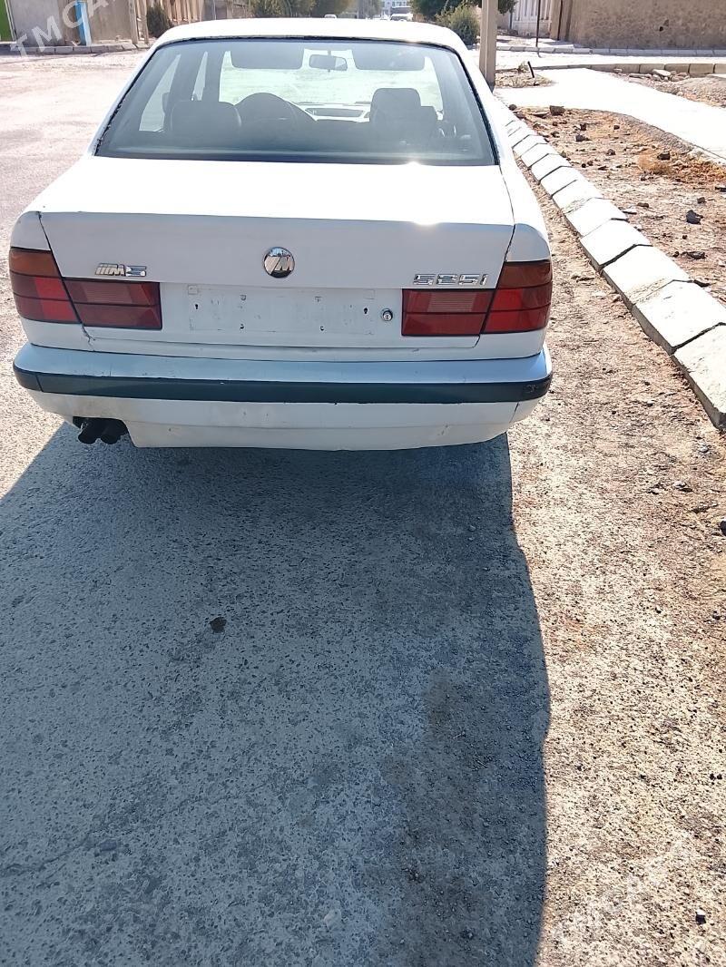 BMW 525 1994 - 32 000 TMT - Gyzylarbat - img 4