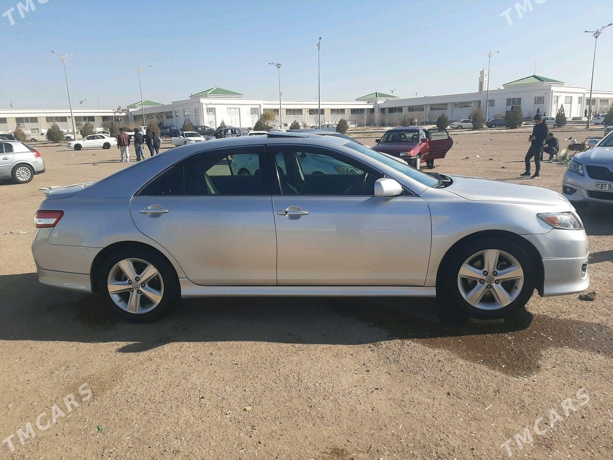 Toyota Camry 2011 - 235 000 TMT - Дашогуз - img 3