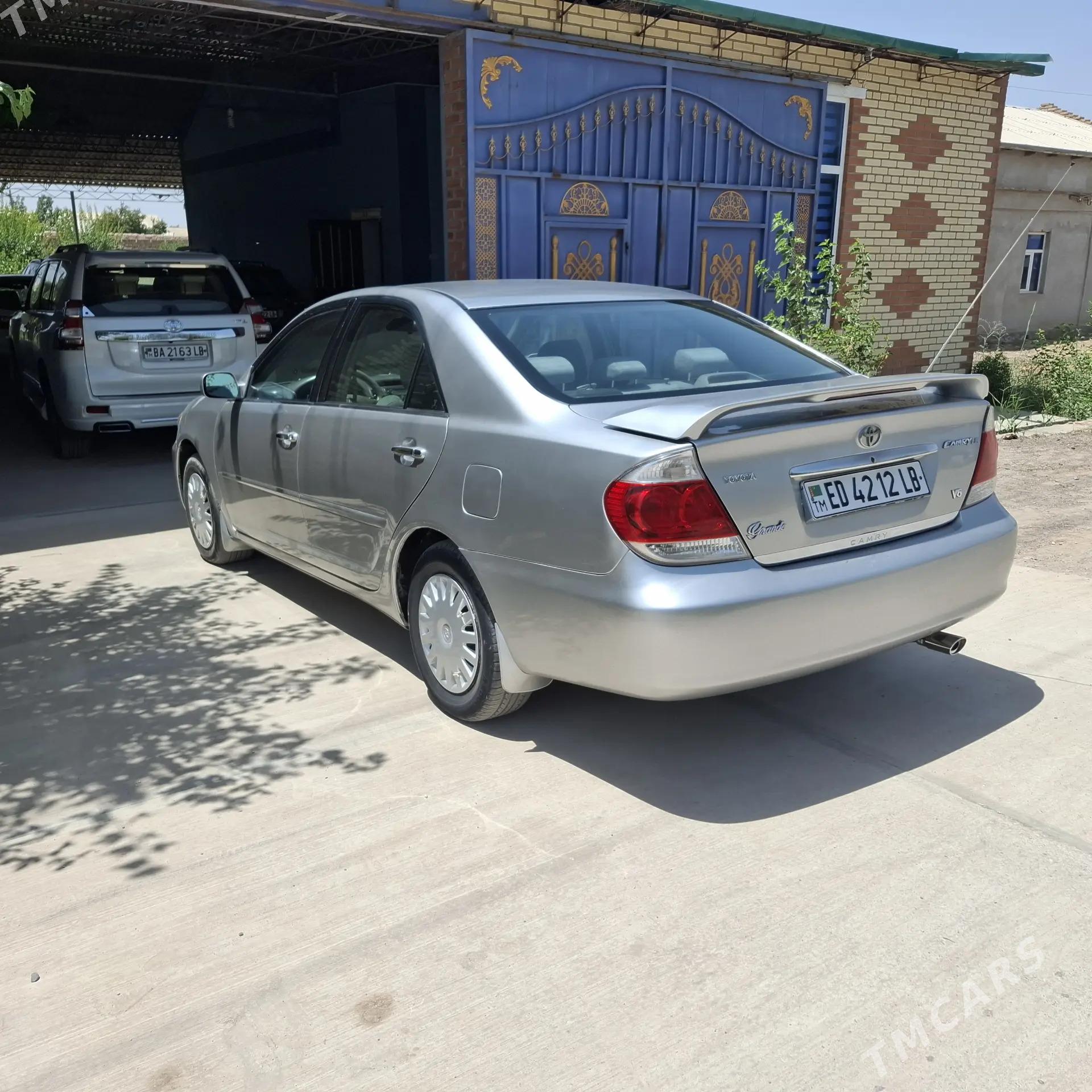 Toyota Camry 2004 - 165 000 TMT - Халач - img 4